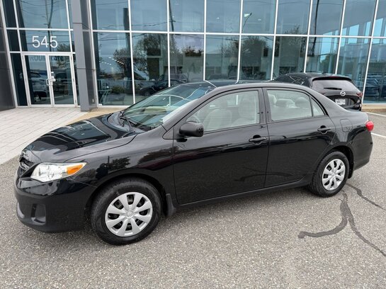 2011 Toyota Corolla 2011 Black